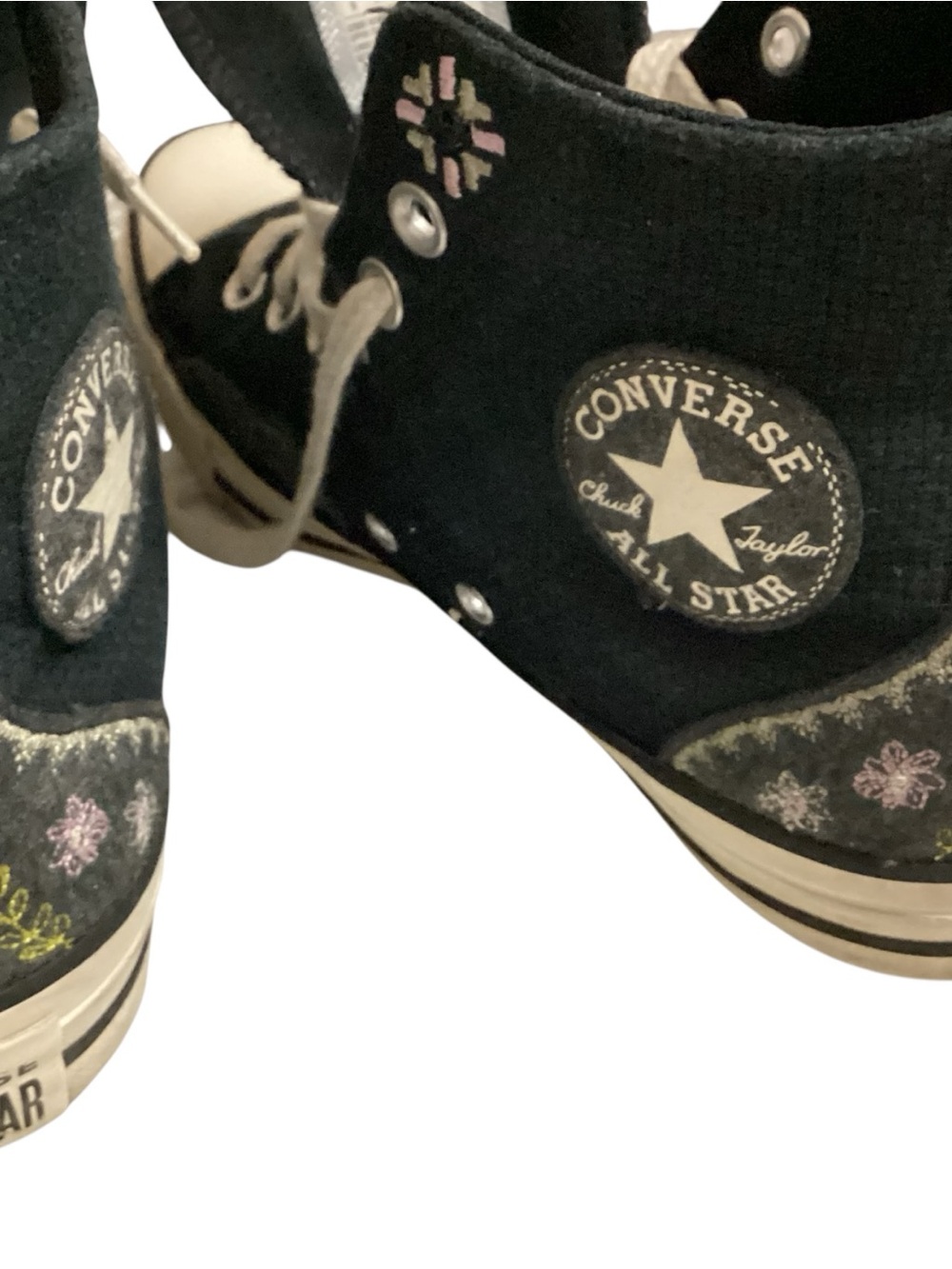 Converse High Top Black Sneaker Embroidered  Floral Detail Ladies size 9 - Picture 5 of 12